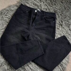 Classic Black High-Waist Jeans